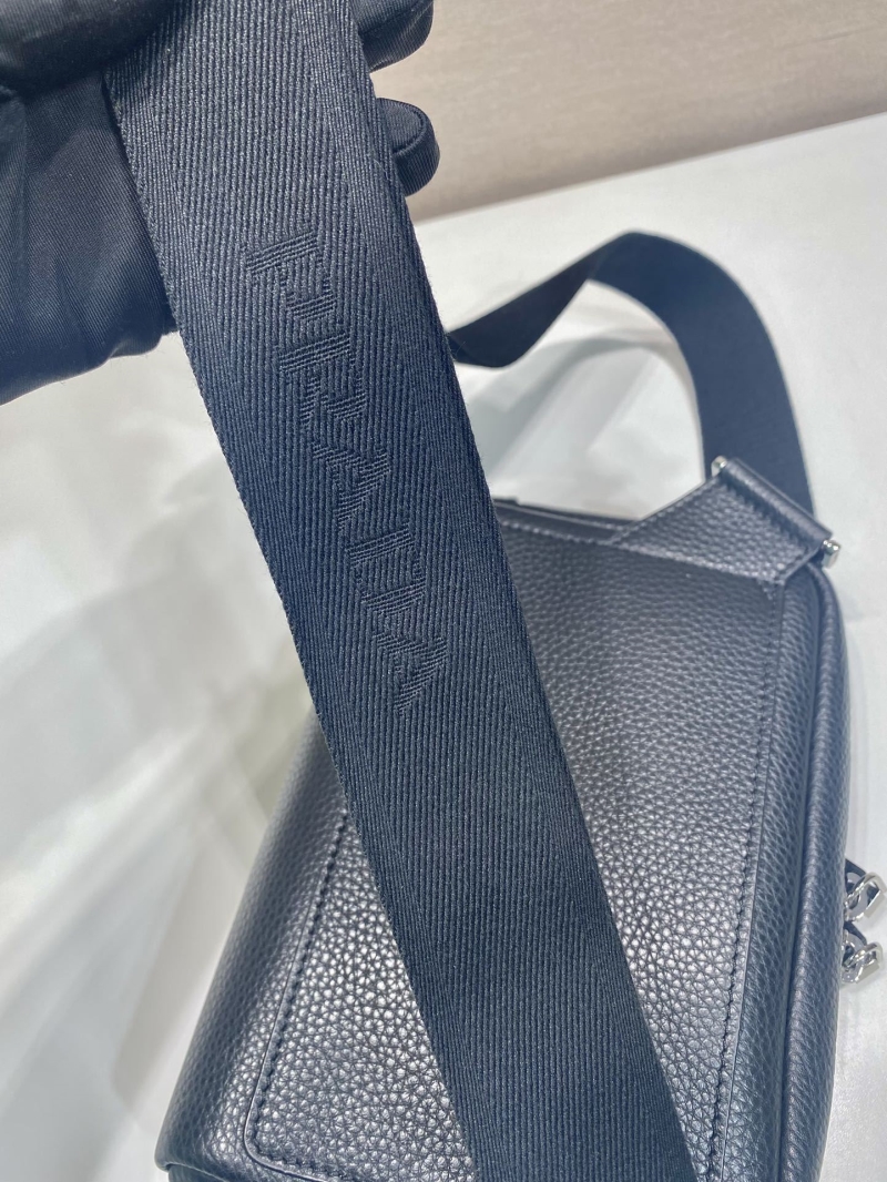 Pra*a waist chest packs